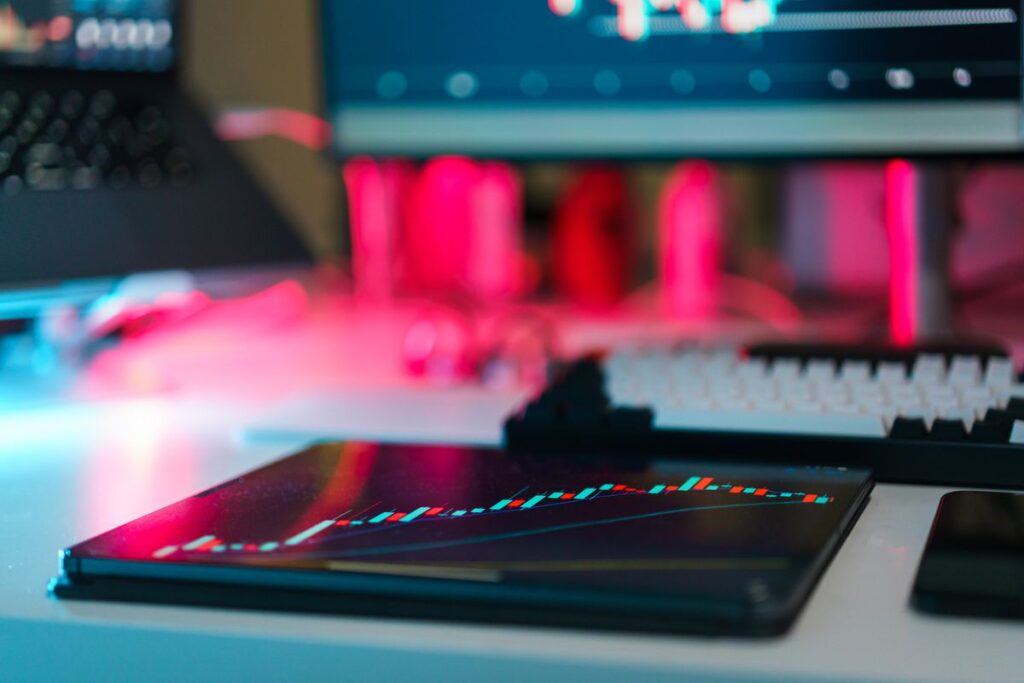 Media buyer reviewing traffic tools and software dashboard in 2026